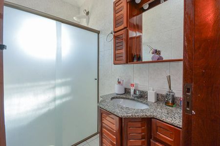 Casa à venda com 150m², 3 quartos e 2 vagas Casa à venda com 150m², 3 quartos e 2 vagasBanheiro 2