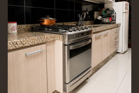 Cozinha de apartamento à venda com 2 quartos, 57m² em Vila Bela Vista (Zona Norte), São Paulo
