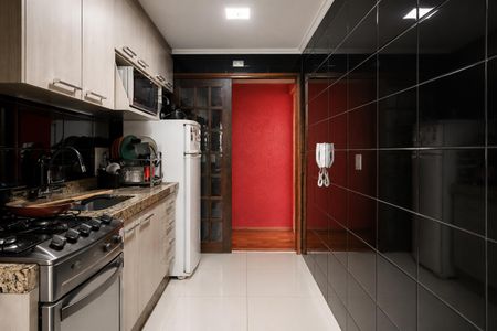 Cozinha de apartamento à venda com 2 quartos, 57m² em Vila Bela Vista (Zona Norte), São Paulo