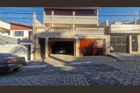 Casa para alugar com 500m², 4 quartos e 3 vagas Casa para alugar com 500m², 4 quartos e 3 vagasFachada