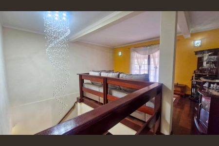 Casa para alugar com 500m², 4 quartos e 3 vagas Casa para alugar com 500m², 4 quartos e 3 vagasCorredor