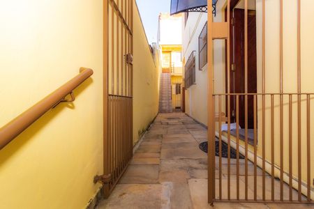 Corredor de casa para alugar com 6 quartos, 500m² em Jardim Ubirajara (zona Sul), São Paulo