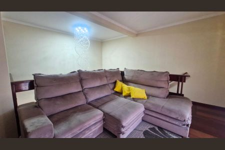 Casa para alugar com 500m², 4 quartos e 3 vagas Casa para alugar com 500m², 4 quartos e 3 vagasSala