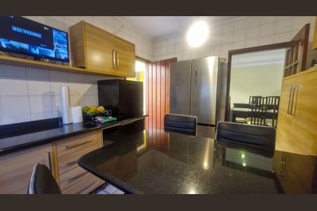 Cozinha de casa para alugar com 4 quartos, 500m² em Jardim Ubirajara (zona Sul), São Paulo