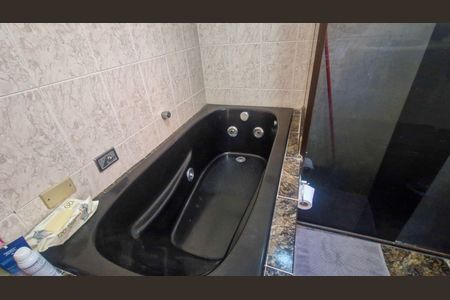 Casa para alugar com 500m², 4 quartos e 3 vagas Casa para alugar com 500m², 4 quartos e 3 vagasBanheiro social