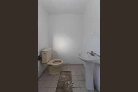 Banheiro 2 de casa à venda com 3 quartos, 216m² em Espírito Santo, Porto Alegre