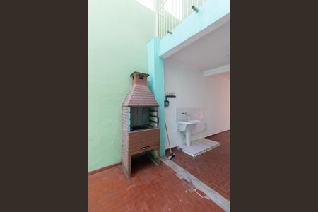 Churrasqueira de casa para alugar com 2 quartos, 90m² em Jardim das Oliveiras, São Paulo