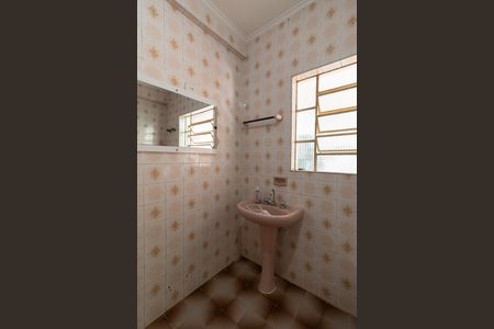 Casa para alugar com 90m², 2 quartos e 3 vagas Casa para alugar com 90m², 2 quartos e 3 vagasBanheiro