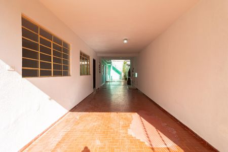Garagem de casa para alugar com 2 quartos, 90m² em Jardim das Oliveiras, São Paulo