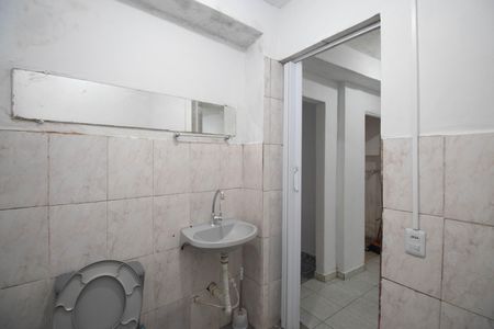 Banheiro de casa para alugar com 1 quarto, 40m² em Jardim Julieta, São Paulo