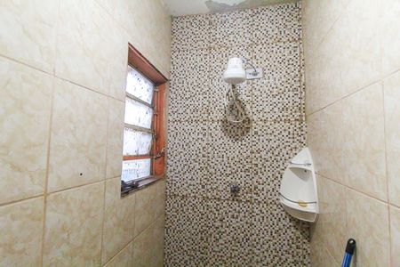 Casa à venda com 110m², 4 quartos e sem vaga Casa à venda com 110m², 4 quartos e sem vagaBanheiro