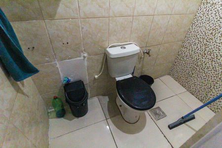 Casa à venda com 110m², 4 quartos e sem vaga Casa à venda com 110m², 4 quartos e sem vagaBanheiro