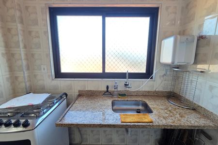 Cozinha de apartamento para alugar com 2 quartos, 80m² em Vilamar, Praia Grande