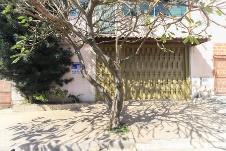 Fachada de casa para alugar com 2 quartos, 250m² em Chacara Dona Olivia, São Paulo