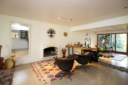 Casa para alugar com 245m², 4 quartos e 8 vagasSala de Lareira