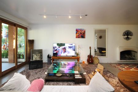 Casa para alugar com 245m², 4 quartos e 8 vagasSala de TV