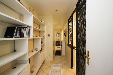 Casa para alugar com 245m², 4 quartos e 8 vagasCorredor Quartos