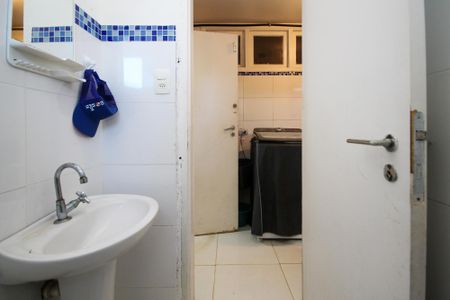 Casa para alugar com 245m², 4 quartos e 8 vagasBanheiro de Serviço