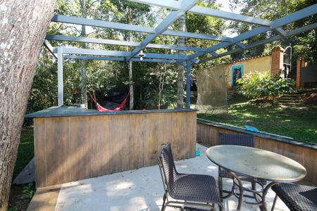 Casa para alugar com 245m², 4 quartos e 8 vagasBar Piscina