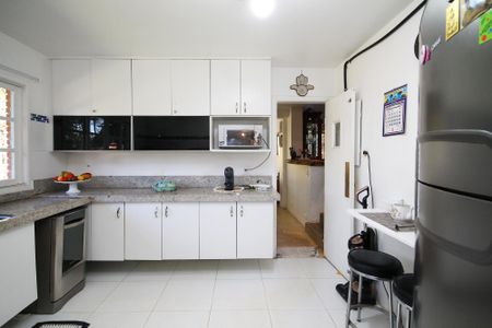 Casa para alugar com 245m², 4 quartos e 8 vagasCozinha