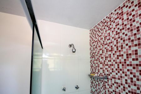 Banheiro Suíte de casa para alugar com 4 quartos, 245m² em Capuava, Embu das Artes