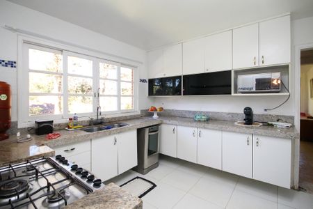 Casa para alugar com 245m², 4 quartos e 8 vagasCozinha