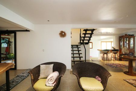 Casa para alugar com 245m², 4 quartos e 8 vagasSala de Lareira
