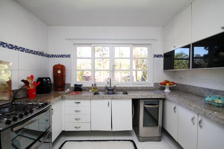 Casa para alugar com 245m², 4 quartos e 8 vagasCozinha