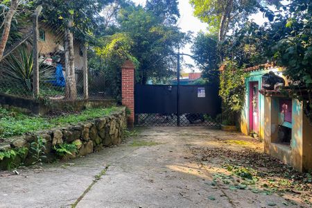 Casa para alugar com 4 quartos, 245m² em Capuava, Embu das Artes