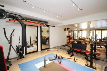 Casa para alugar com 245m², 4 quartos e 8 vagasSala Academia