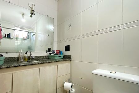 Apartamento à venda com 72m², 3 quartos e 1 vaga Apartamento à venda com 72m², 3 quartos e 1 vagaBanheiro da Suíte
