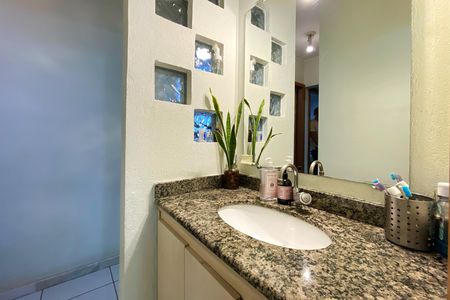 Apartamento à venda com 72m², 3 quartos e 1 vaga Apartamento à venda com 72m², 3 quartos e 1 vagaBanheiro