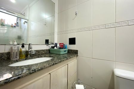 Apartamento à venda com 72m², 3 quartos e 1 vaga Apartamento à venda com 72m², 3 quartos e 1 vagaBanheiro da Suíte