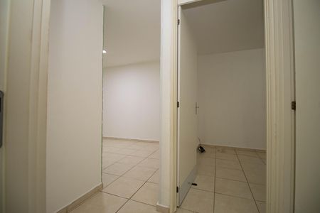 Apartamento para alugar com 45m², 2 quartos e sem vaga Apartamento para alugar com 45m², 2 quartos e sem vagaCorredor