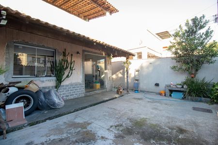 Casa à venda com 200m², 4 quartos e 2 vagas Casa à venda com 200m², 4 quartos e 2 vagasGaragem