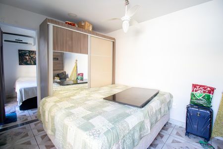 Casa à venda com 200m², 4 quartos e 2 vagas Casa à venda com 200m², 4 quartos e 2 vagasSuíte 1