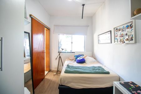 Casa à venda com 200m², 4 quartos e 2 vagas Casa à venda com 200m², 4 quartos e 2 vagasQuarto 1