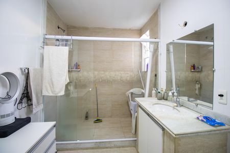 Casa à venda com 200m², 4 quartos e 2 vagas Casa à venda com 200m², 4 quartos e 2 vagasBanheiro da Suíte 2