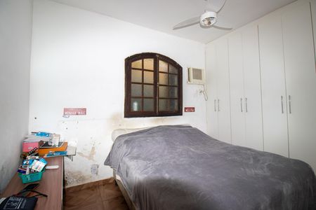 Casa à venda com 200m², 4 quartos e 2 vagas Casa à venda com 200m², 4 quartos e 2 vagasSuíte 2