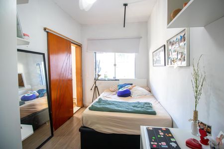 Casa à venda com 200m², 4 quartos e 2 vagas Casa à venda com 200m², 4 quartos e 2 vagasQuarto 1
