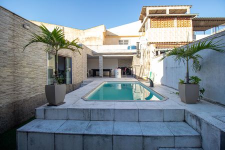 Piscina de casa à venda com 4 quartos, 200m² em Vicente de Carvalho, Rio de Janeiro