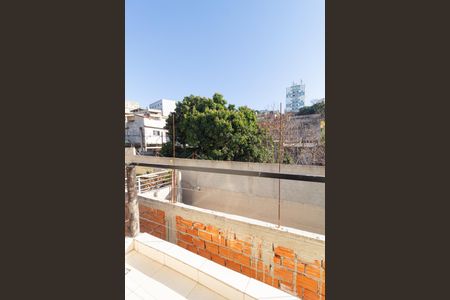 Quarto de serviço de casa para alugar com 2 quartos, 171m² em Jardim Carapicuiba, Carapicuíba