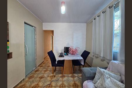 Casa para alugar com 140m², 3 quartos e 1 vaga Casa para alugar com 140m², 3 quartos e 1 vagaSala