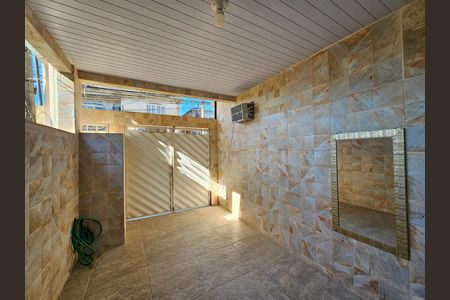 Garagem de casa para alugar com 3 quartos, 140m² em Cabuís, Nilópolis