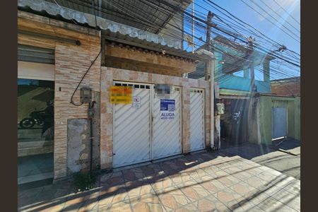 Fachada de casa para alugar com 3 quartos, 140m² em Cabuís, Nilópolis