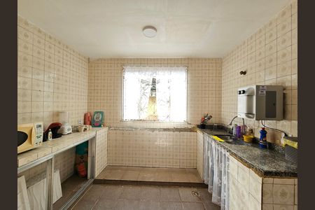Cozinha de casa para alugar com 3 quartos, 140m² em Cabuís, Nilópolis