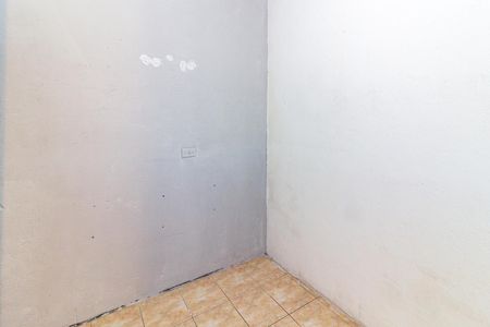 Quarto 2 de casa para alugar com 2 quartos, 60m² em Jardim Santa Rita, São Paulo