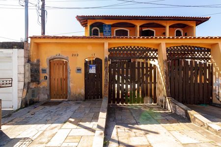 Fachada com Plaquinha Instalada de casa para alugar com 2 quartos, 60m² em Jardim Santa Rita, São Paulo