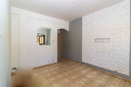 Sala de casa para alugar com 2 quartos, 60m² em Jardim Santa Rita, São Paulo