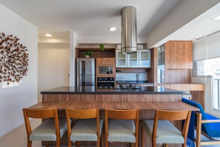 Cozinha de apartamento para alugar com 1 quarto, 54m² em Alphaville Empresarial, Barueri